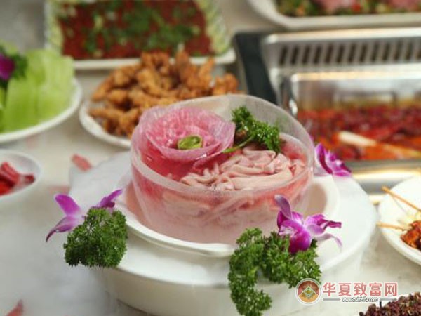 在西双版纳孟腊开火锅店